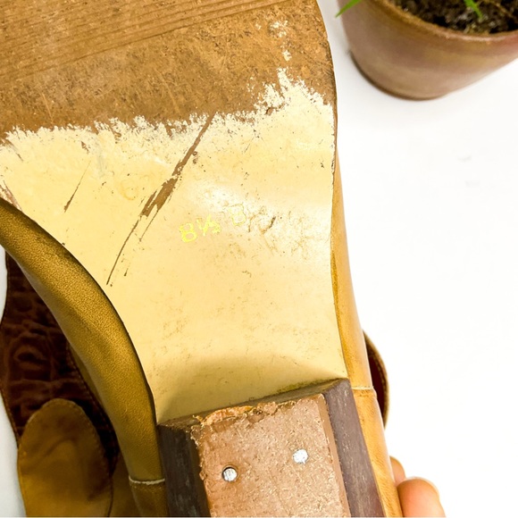 VINTAGE BOHO Tan Leather Boots - Picture 9 of 9